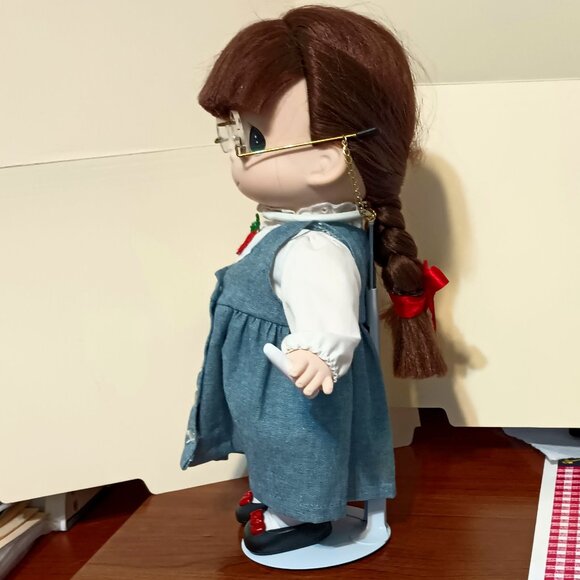 Precious Moments Teacher Doll First Edition #1414, Original Stand, with All Tags - Picture 4 of 9